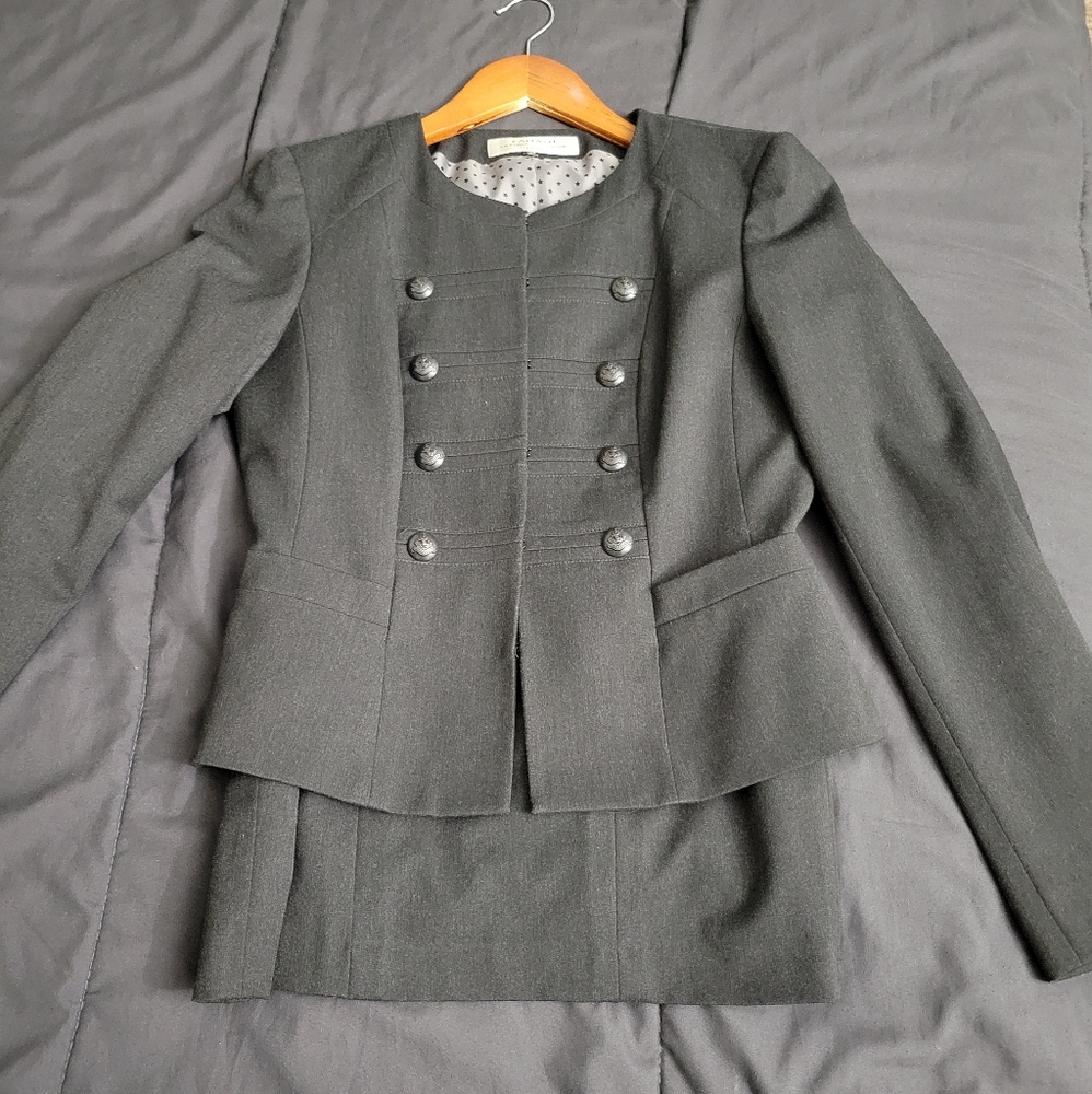 Tahari Skirt Suit Size 4P